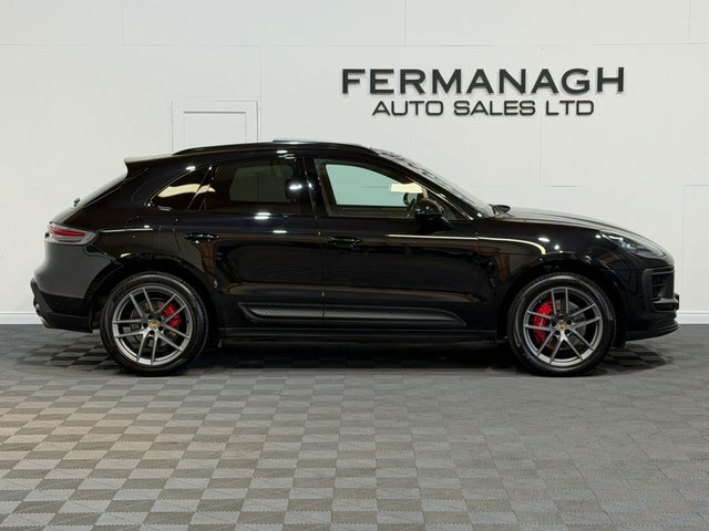 Porsche Macan Automatic Black #3