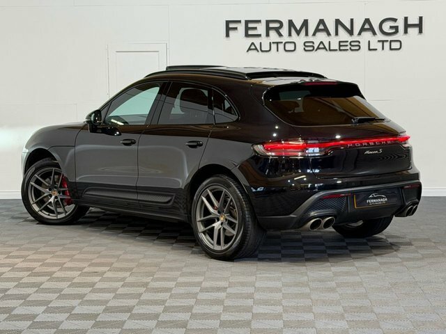 Porsche Macan Automatic Black #4