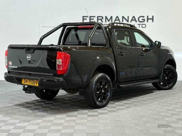 Nissan Navara Automatic Black #6