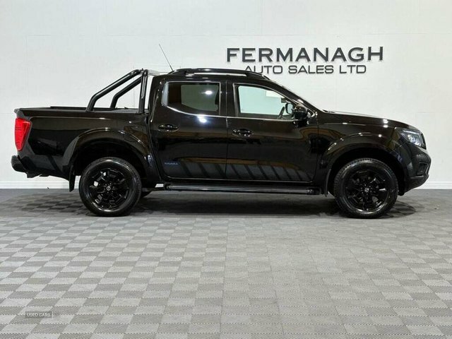 Nissan Navara Automatic Black #2