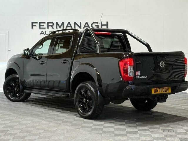 Nissan Navara Automatic Black #3