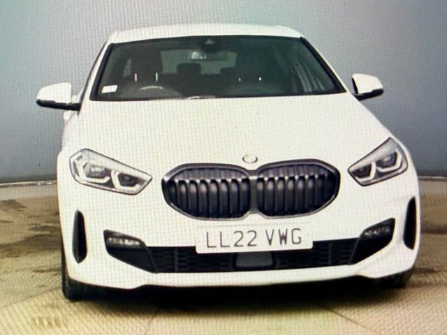 BMW 1 Series Automatic LL22VWG White #2