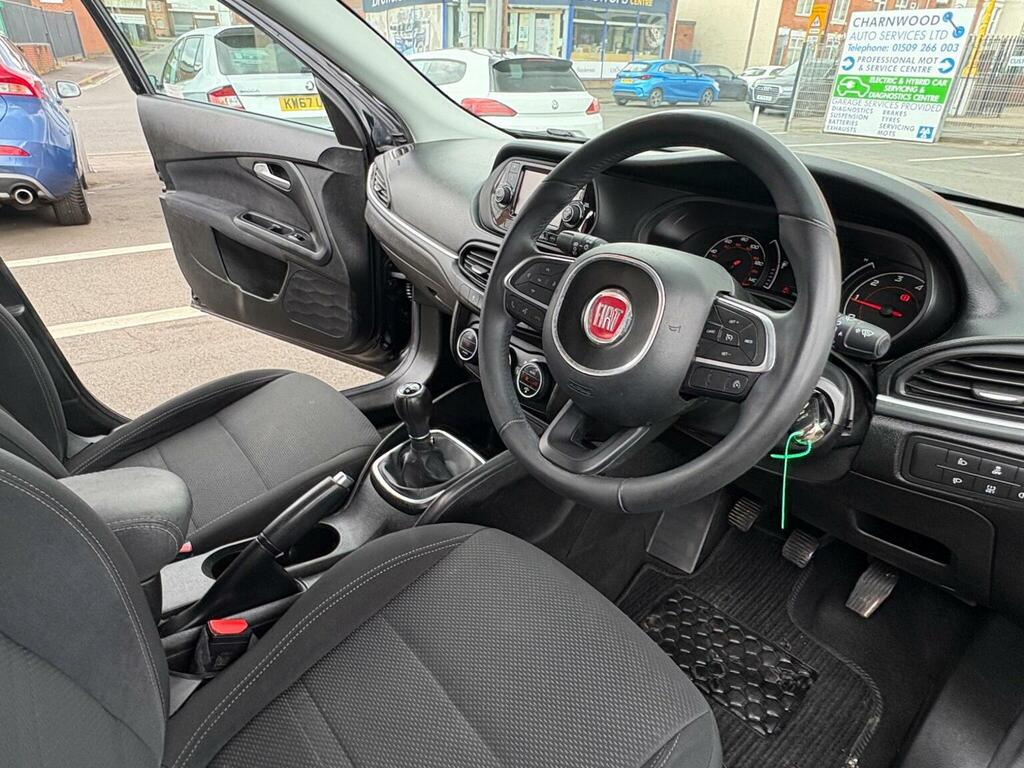 Fiat Tipo Hatchback 1.3 Multijetii Lounge Euro 6 Ss Black #3