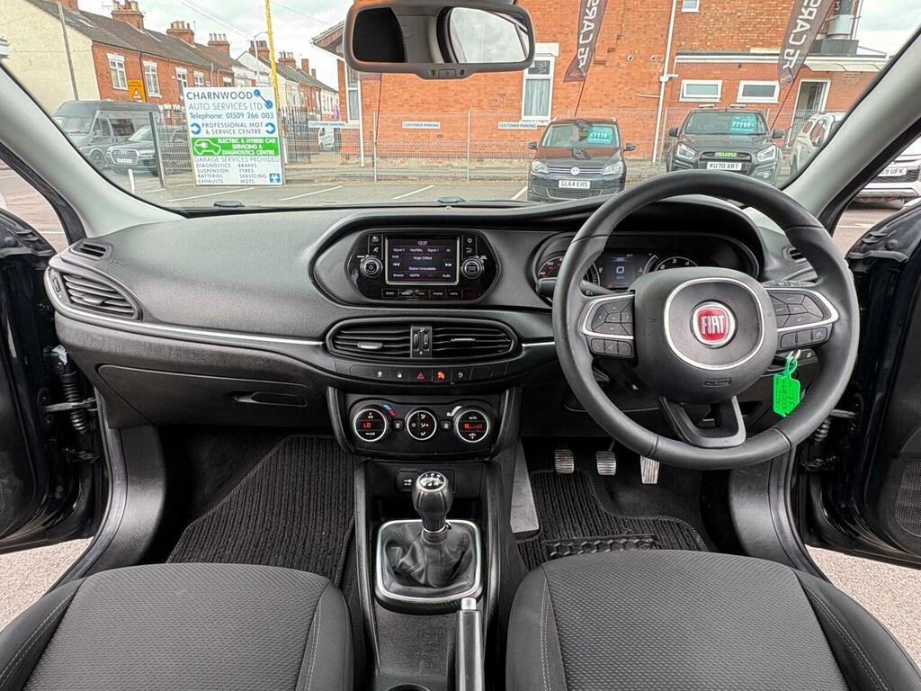 Fiat Tipo Hatchback 1.3 Multijetii Lounge Euro 6 Ss Black #2