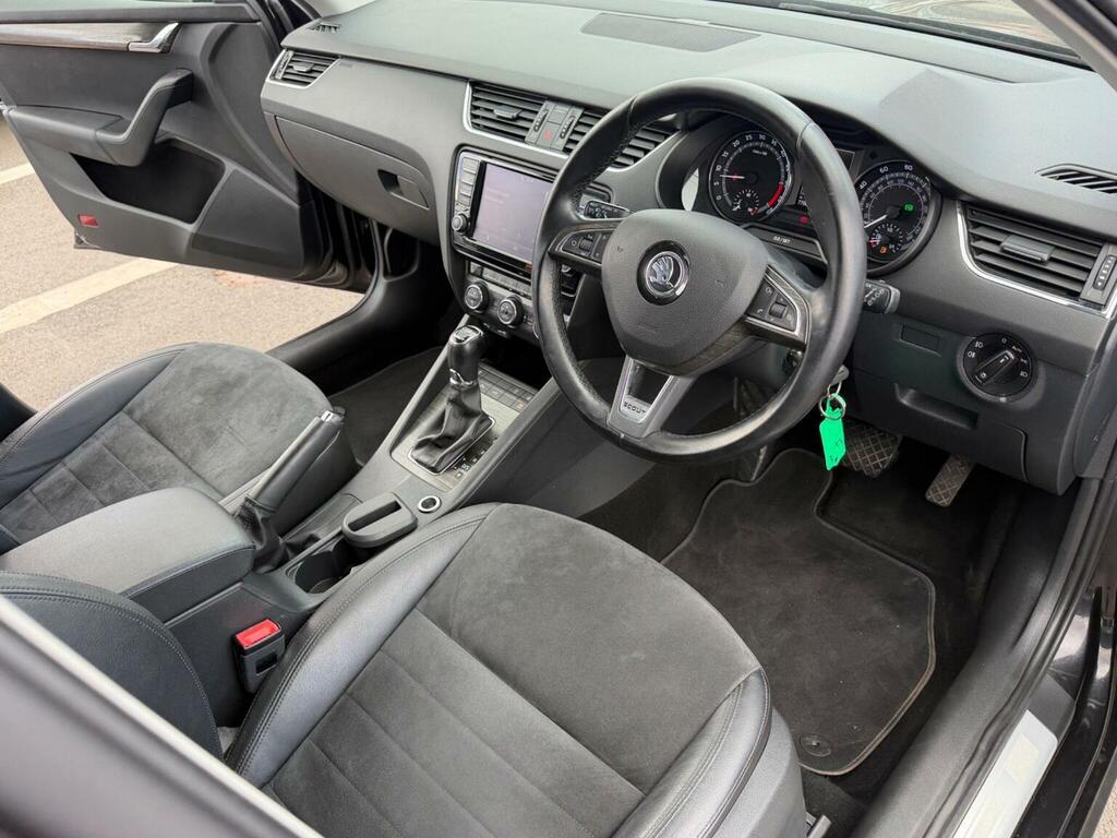 Skoda Octavia Estate 2.0 Tdi Scout Dsg 4Wd Euro 6 Ss 201 Black #3