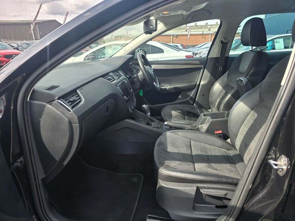 Skoda Octavia Estate 2.0 Tdi Scout Dsg 4Wd Euro 6 Ss 201 Black #2