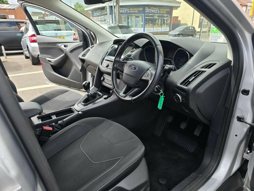Ford Focus Hatchback 1.5 Tdci Zetec Edition Euro 6 Ss SK67ORJ Silver #3