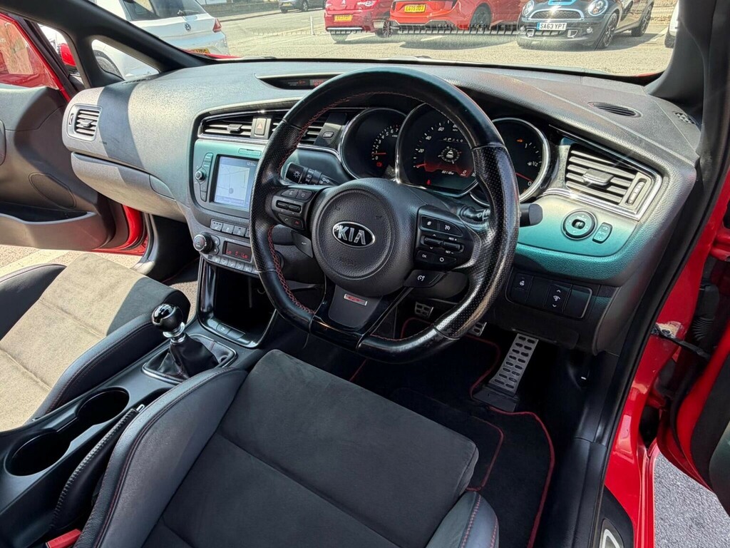 Kia Proceed Hatchback 1.6 T-gdi Gt Euro 6 201717 Red #3