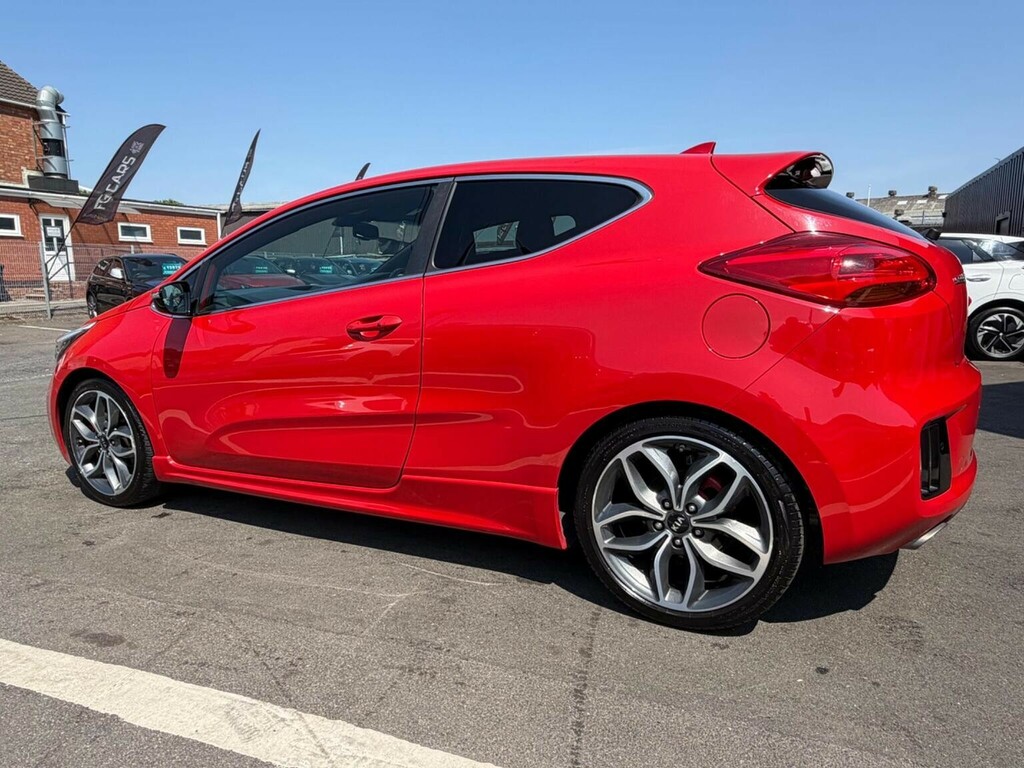 Kia Proceed Red #9