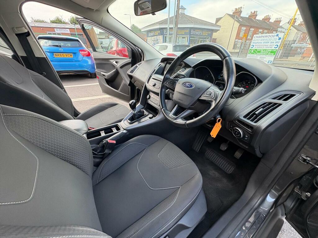Ford Focus Hatchback 1.5 Tdci Zetec Edition Euro 6 Ss EK17TWJ Grey #3