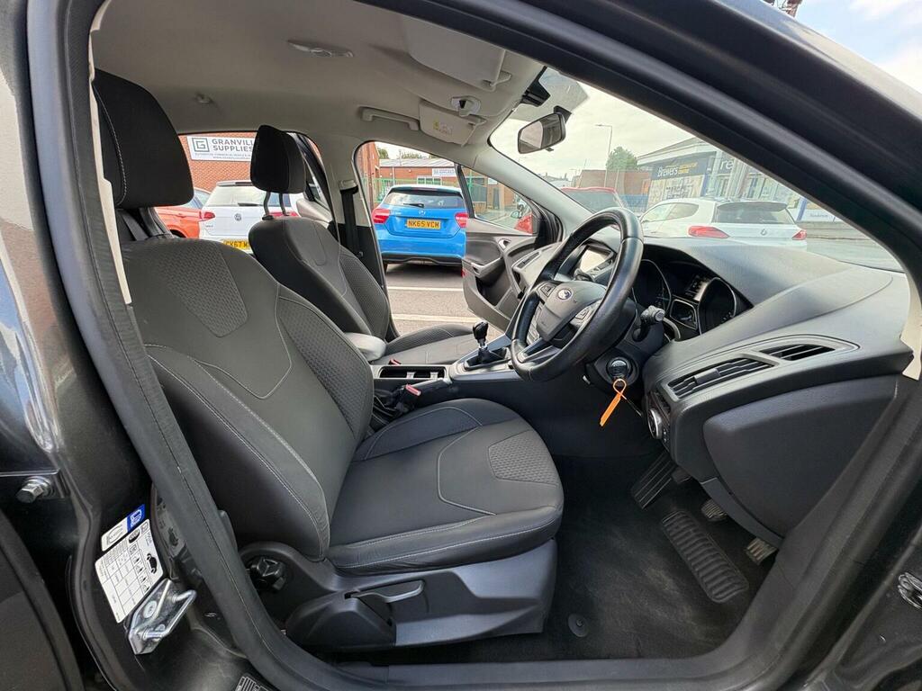 Ford Focus Hatchback 1.5 Tdci Zetec Edition Euro 6 Ss EK17TWJ Grey #4