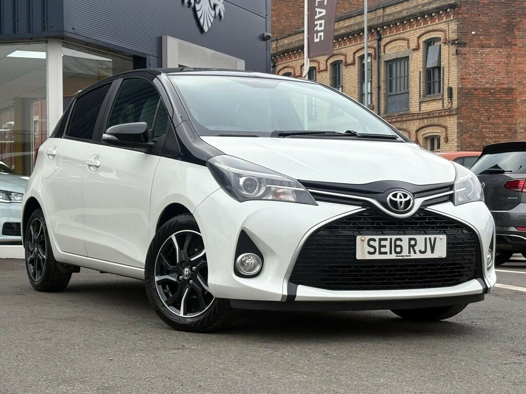 Toyota Yaris Hatchback 1.33 Dual Vvt-i Design Euro 6 2016 White