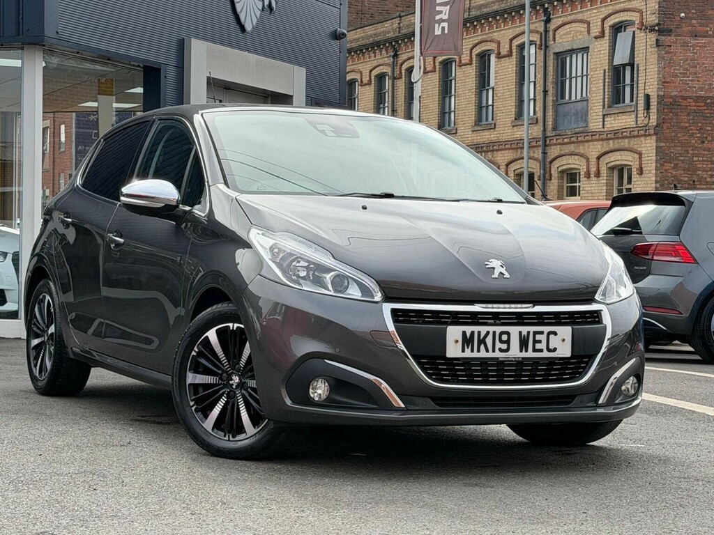 Peugeot 208 Hatchback 1.2 Puretech Tech Edition Euro 6 Ss 5 MK19WEC Grey