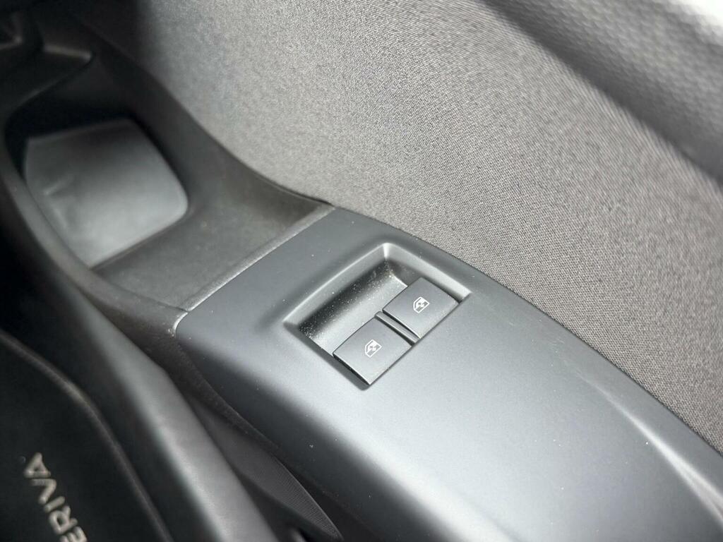 Vauxhall Meriva Meriva Tech Line White #45