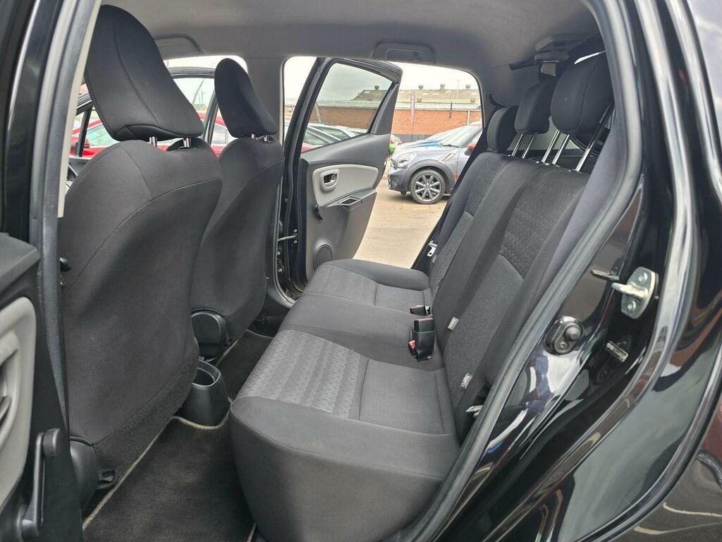 Toyota Yaris Hatchback White #18