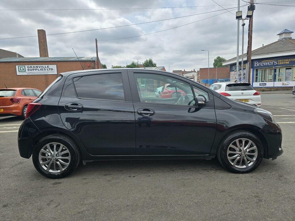 Toyota Yaris Hatchback White #8