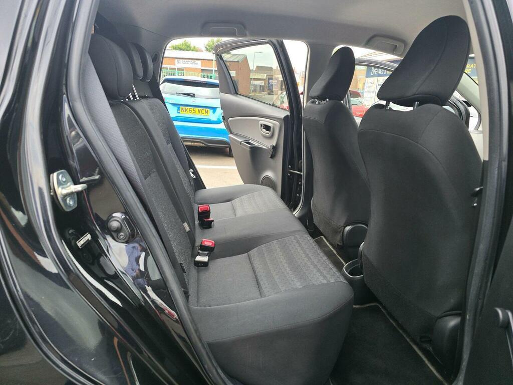 Toyota Yaris Hatchback White #17