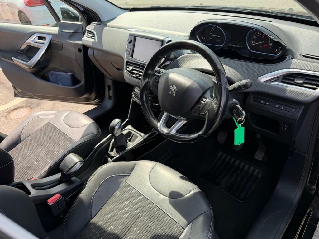 Peugeot 2008 1.2 Puretech Allure Euro 6 Black #3
