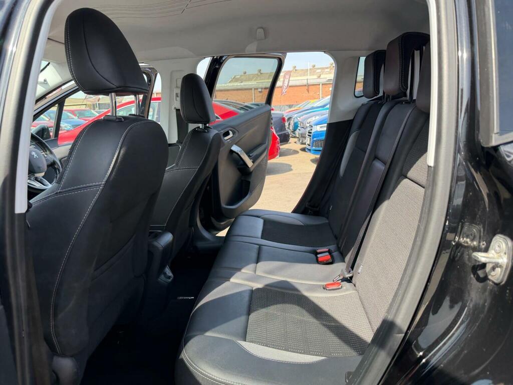 Peugeot 2008 Suv 1.2 Puretech Active 201717 White #18