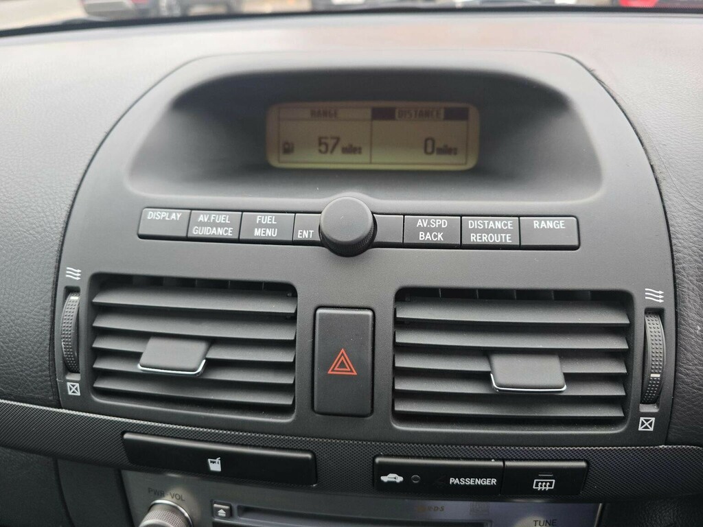 Toyota Avensis Hatchback Green #24