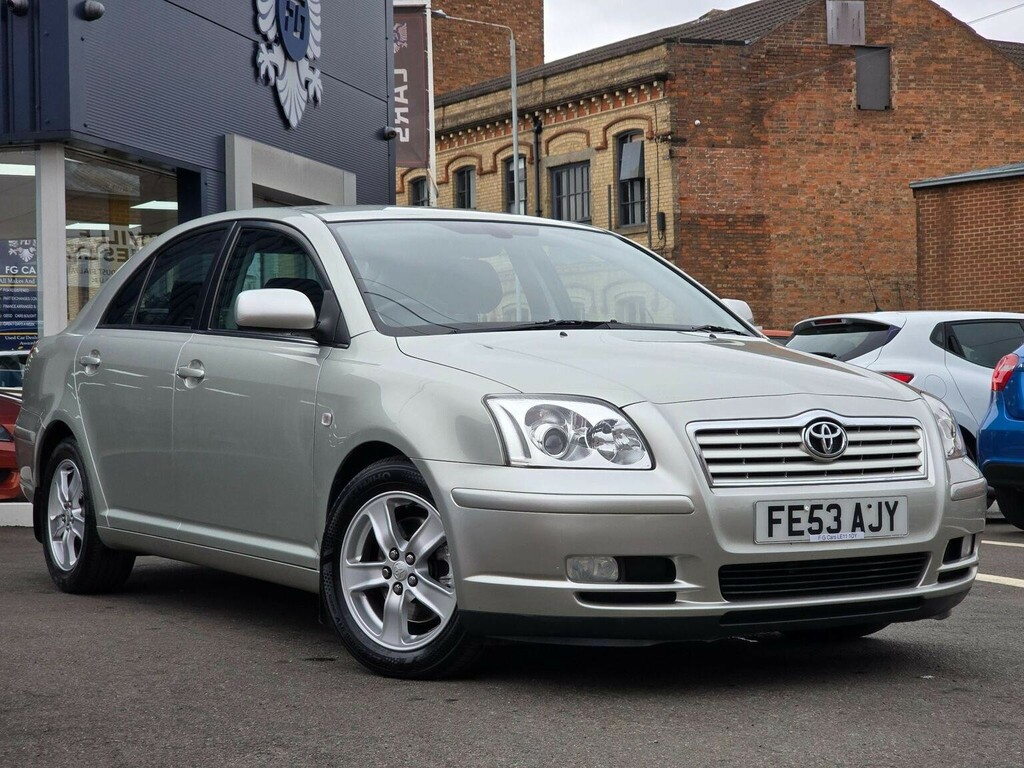 Toyota Avensis Hatchback 2.0 Vvt-i T3-x 200353 Silver