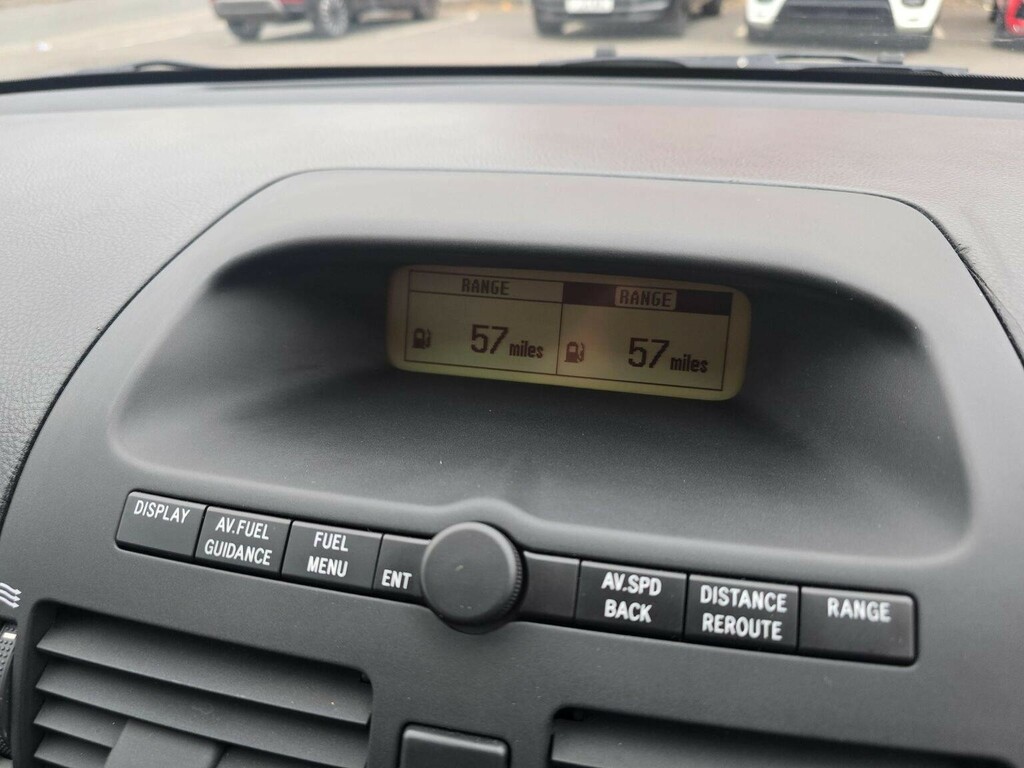 Toyota Avensis Hatchback Green #26