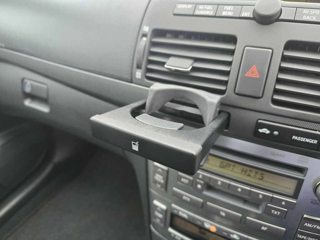 Toyota Avensis Hatchback Green #28