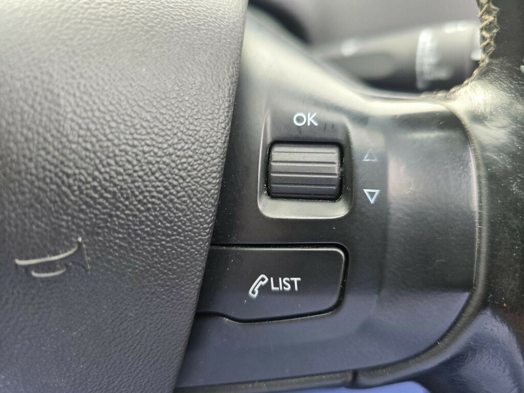 Peugeot 2008 1.2 Vti White #38