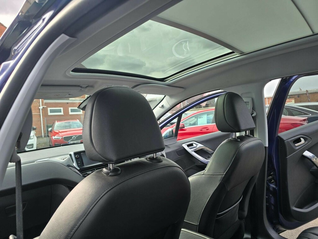 Peugeot 2008 1.2 Vti White #18