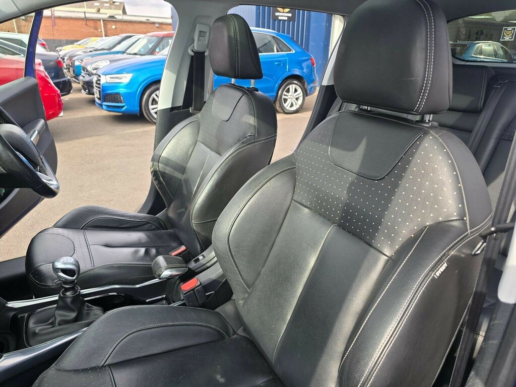 Peugeot 2008 1.2 Vti White #21
