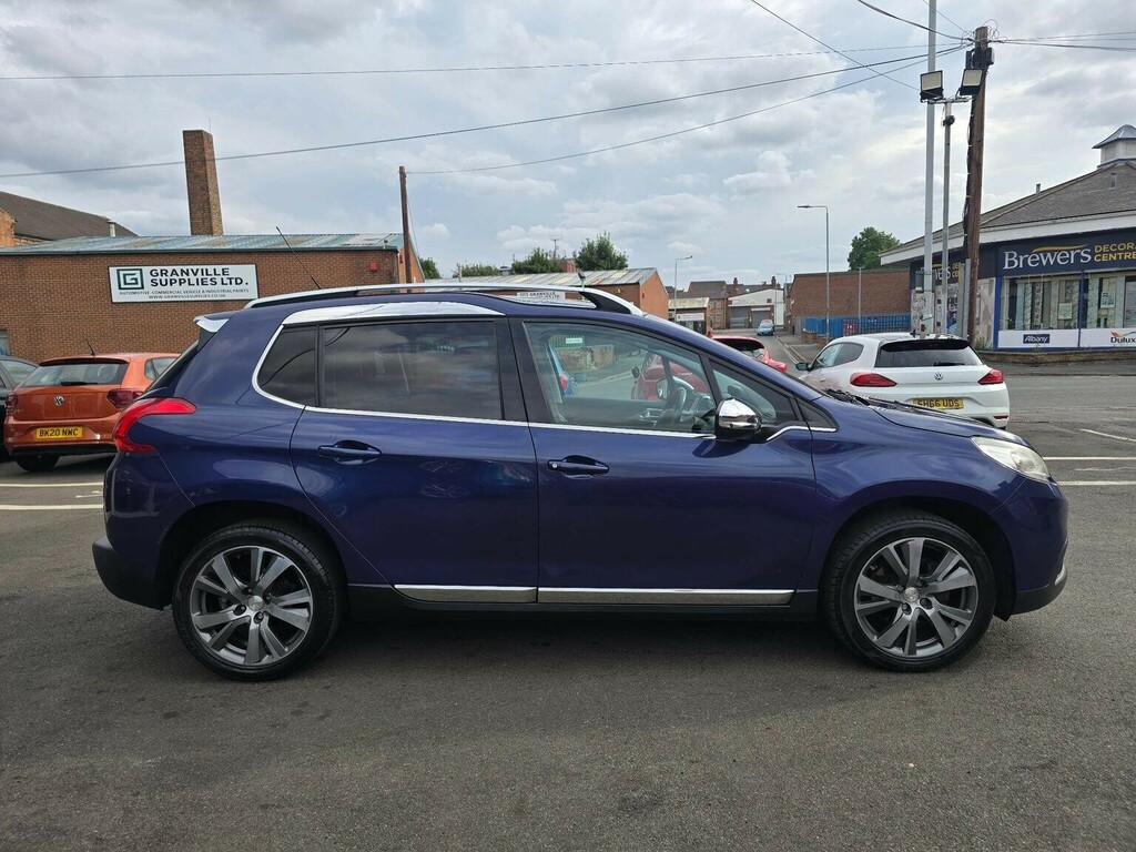Peugeot 2008 1.2 Vti White #9