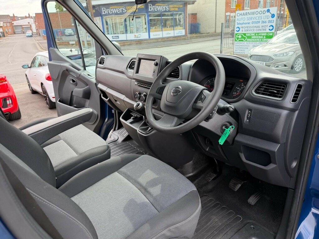 Nissan NV400 2.3 Dci 35 Tekna Fwd L2 H2 Euro 6 Blue #2