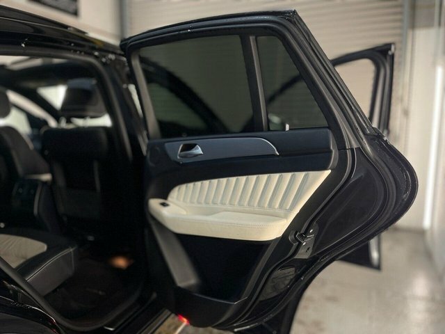Mercedes-Benz GLE Class Suv  #35