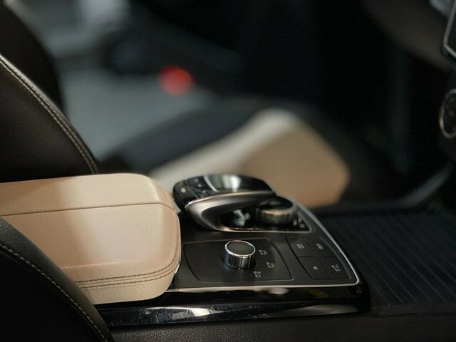 Mercedes-Benz GLE Class Suv  #31
