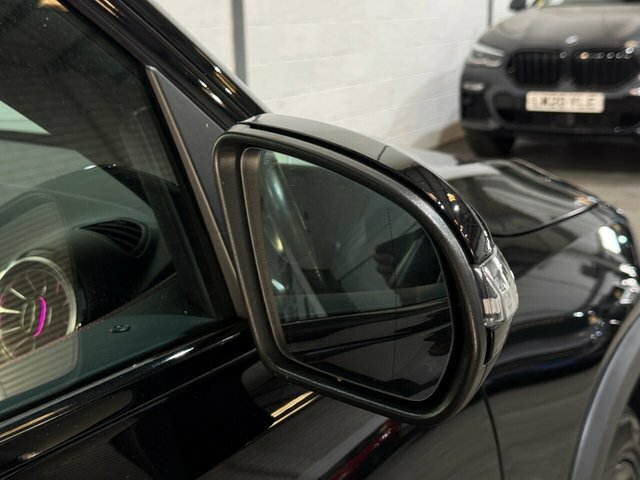 Mercedes-Benz GLB Class 2022 2.0 Glb220d Amg Line Premium Plus Suv D Black #5