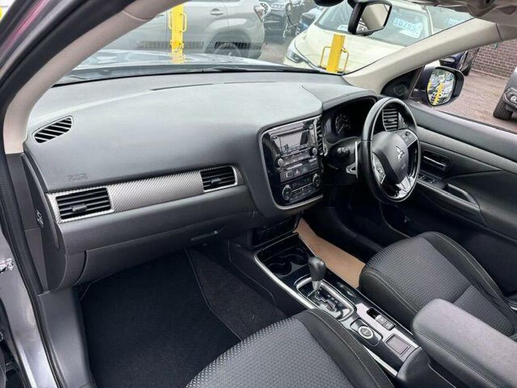Mitsubishi Outlander 2.2 Di-d 3 4Wd Euro 6 Grey #4