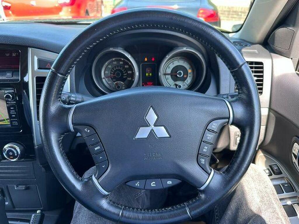 Mitsubishi Shogun 3.2 Di-d Barbarian 5 Seat Family Suv 4X4 Au Black #8