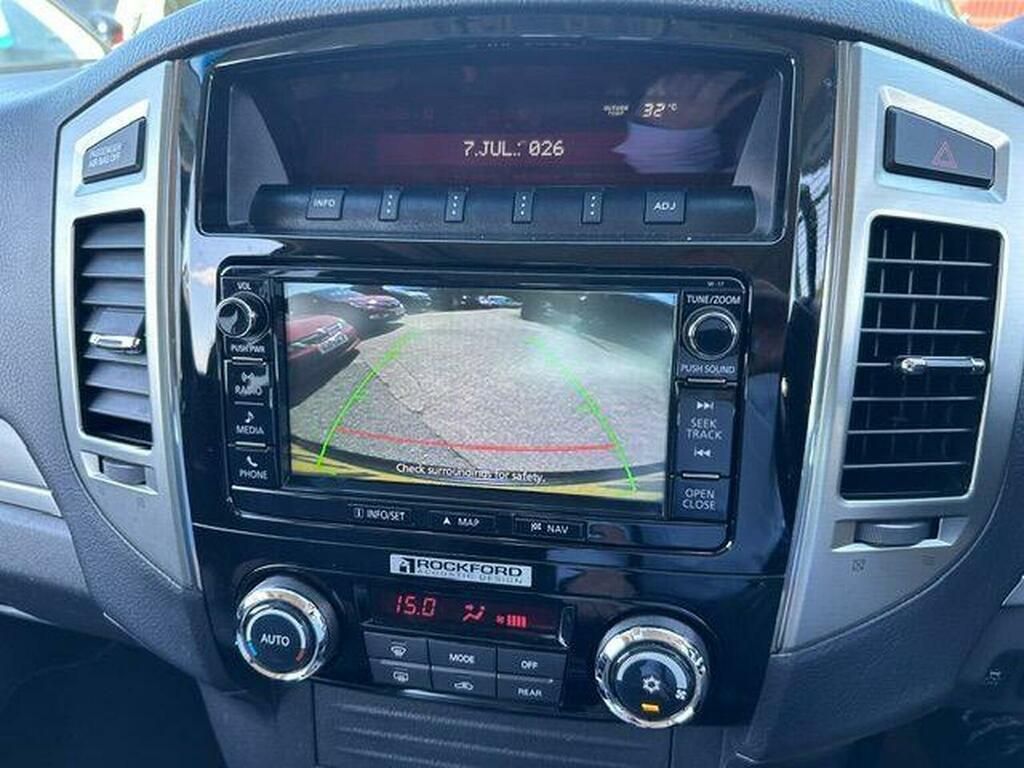 Mitsubishi Shogun 3.2 Di-d Barbarian 5 Seat Family Suv 4X4 Au Black #9