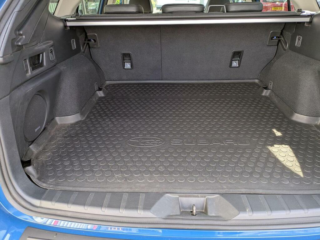 Subaru Outback 2.5L Touring Black #7