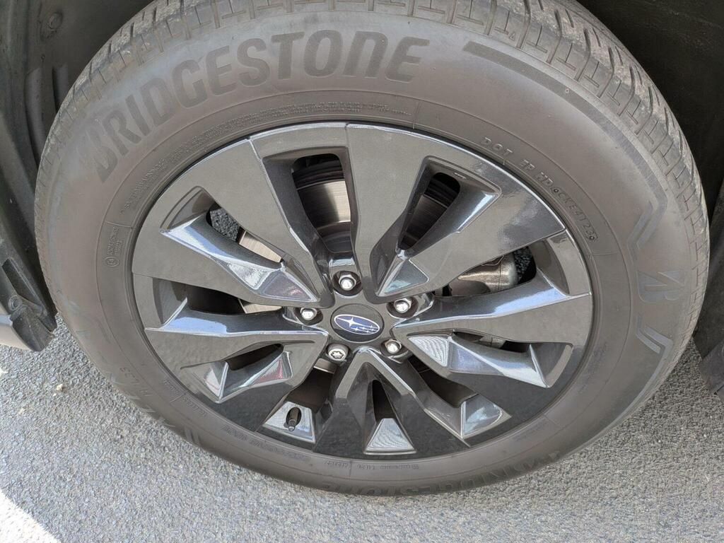 Subaru Outback 2.5L Touring Black #31