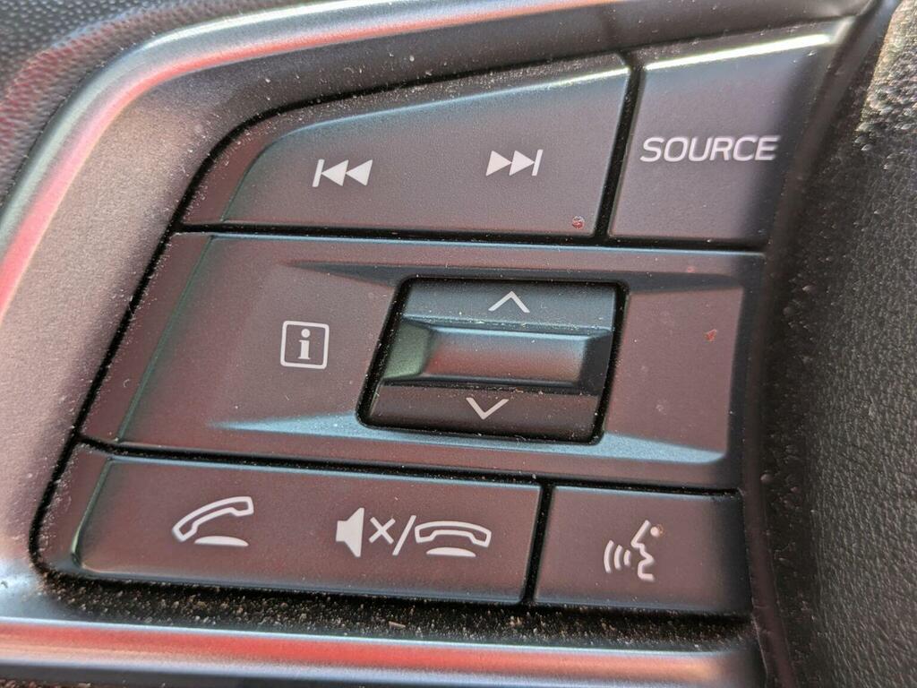 Subaru Outback 2.5L Touring Black #27
