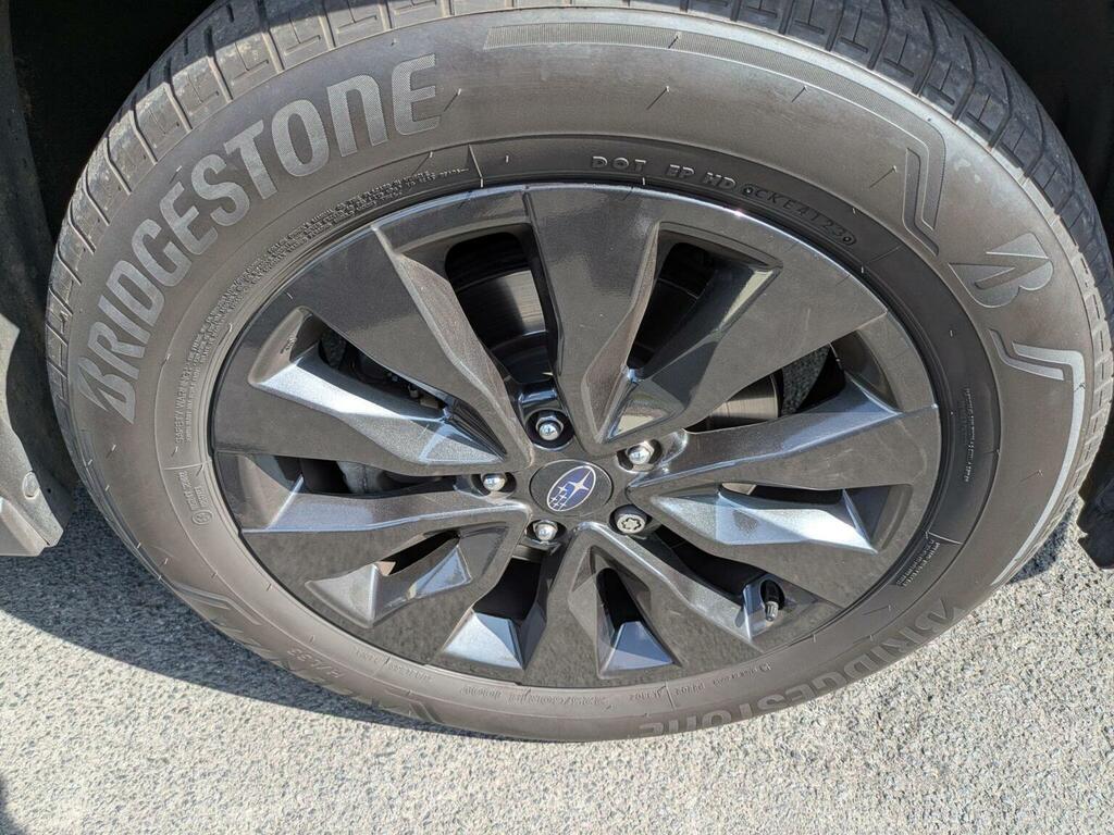 Subaru Outback 2.5L Touring Black #33