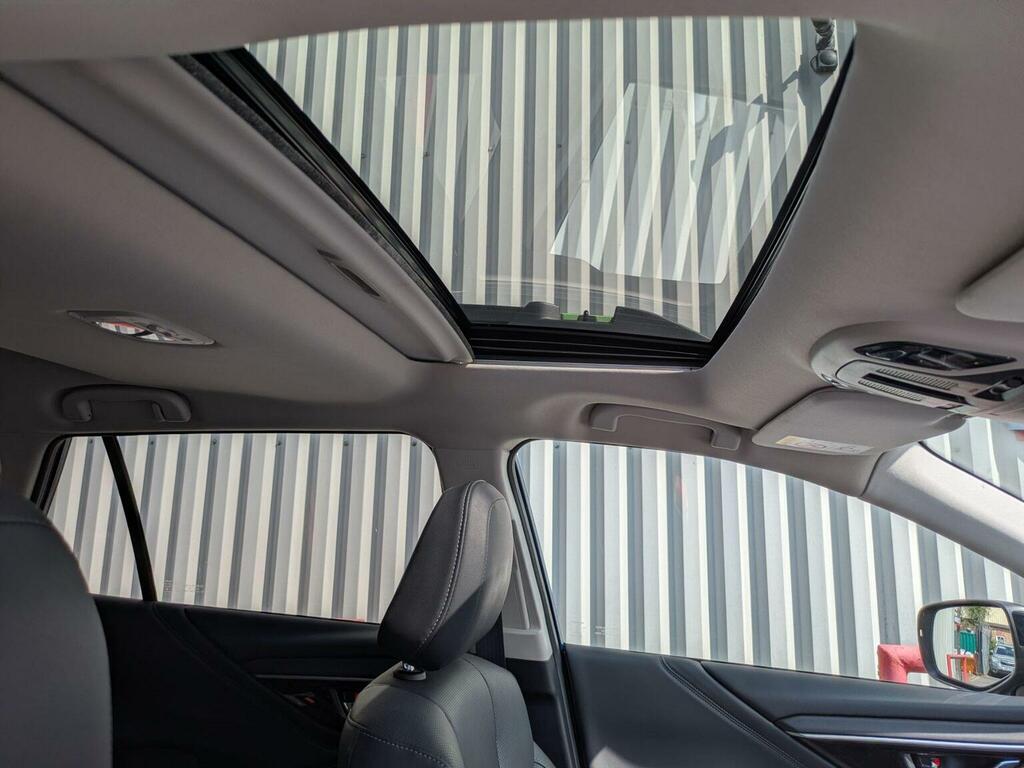 Subaru Outback 2.5L Touring Black #25