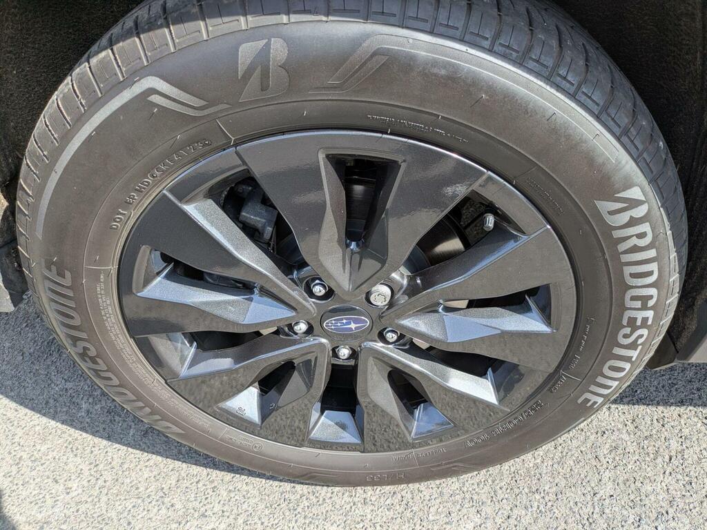 Subaru Outback 2.5L Touring Black #32