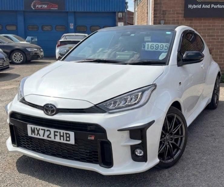 Toyota Yaris 1.5 Gr Spec 2Wd Rs Edition White