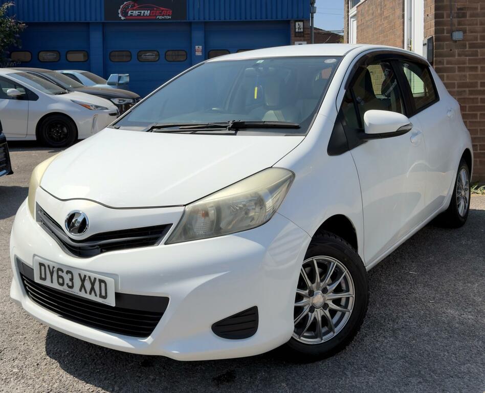 Toyota Vitz Yaris 1.0 White