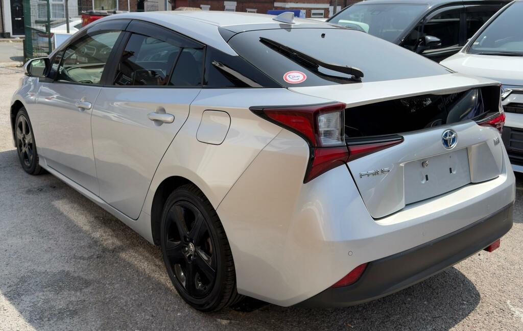 Toyota Prius Excel #7