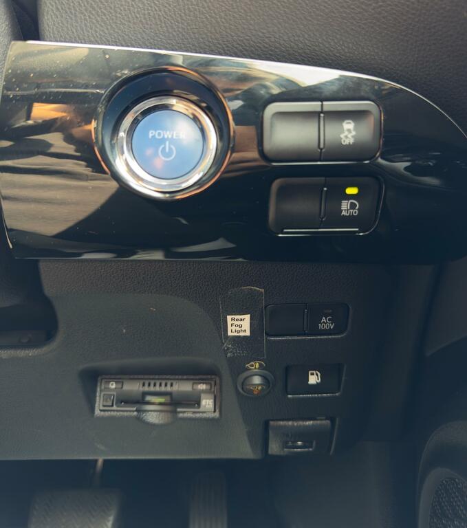 Toyota Prius Excel #23