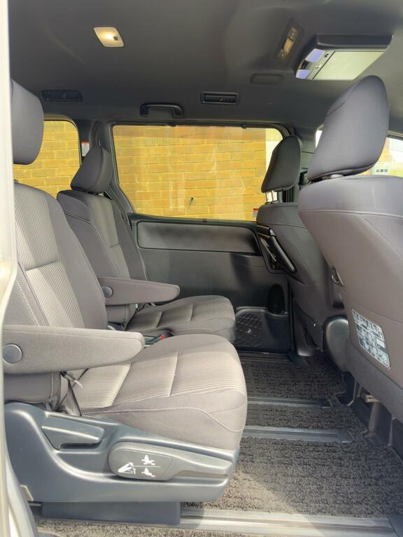 Toyota Voxy Noah Hybrid 1.8 Zwr80 Grey #22