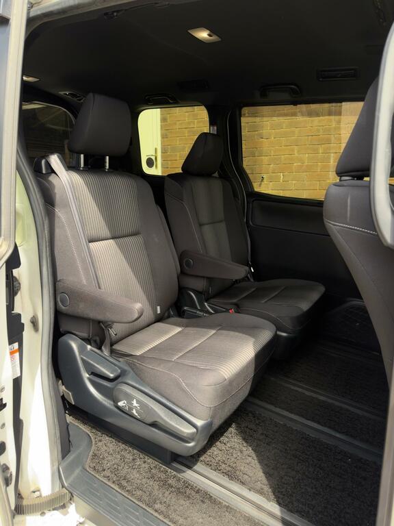 Toyota Voxy Noah Hybrid 1.8 Zwr80 Grey #21